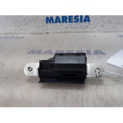 Fiat - 500 - Tailgate lock mechanism
