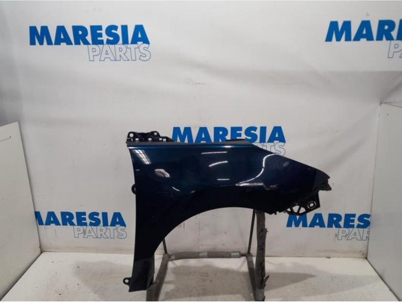 Peugeot - 5008 - Front wing, right
