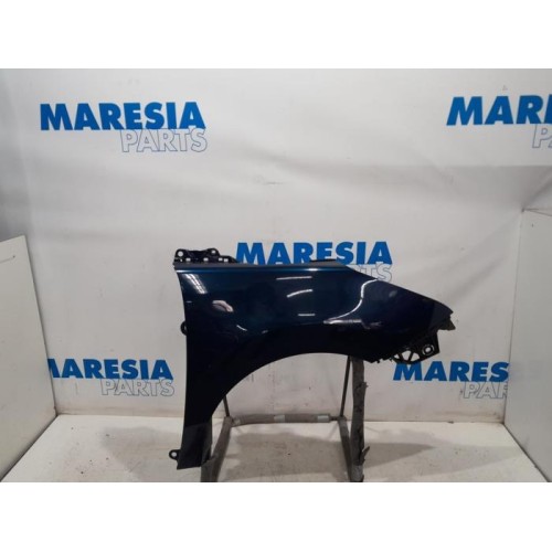 Peugeot - 5008 - Front wing, right