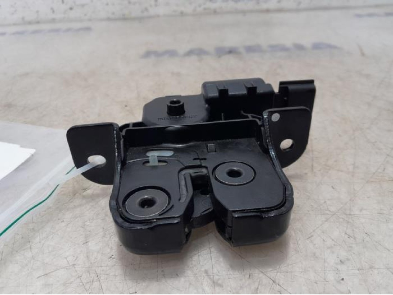 Renault - Scenic - Tailgate lock mechanism
