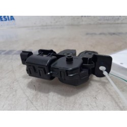 Renault - Scenic - Tailgate lock mechanism