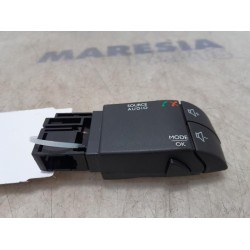 Renault - Clio - Steering wheel mounted radio control