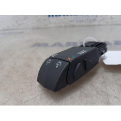 Renault - Clio - Steering wheel mounted radio control