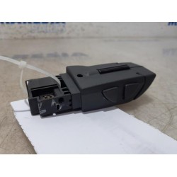 Renault - Clio - Steering wheel mounted radio control