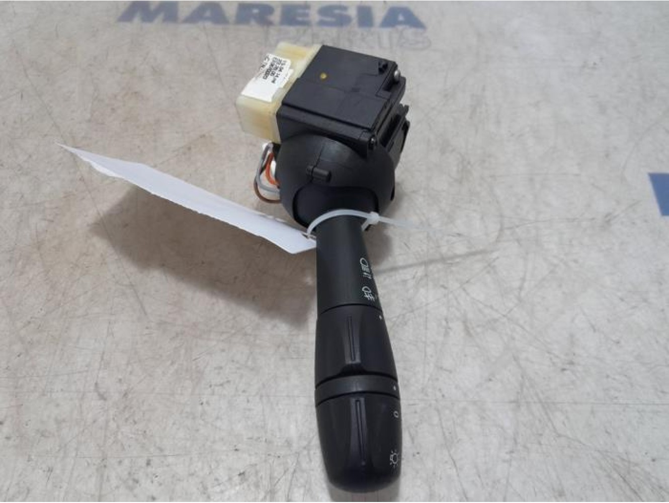Renault - Clio - Indicator switch
