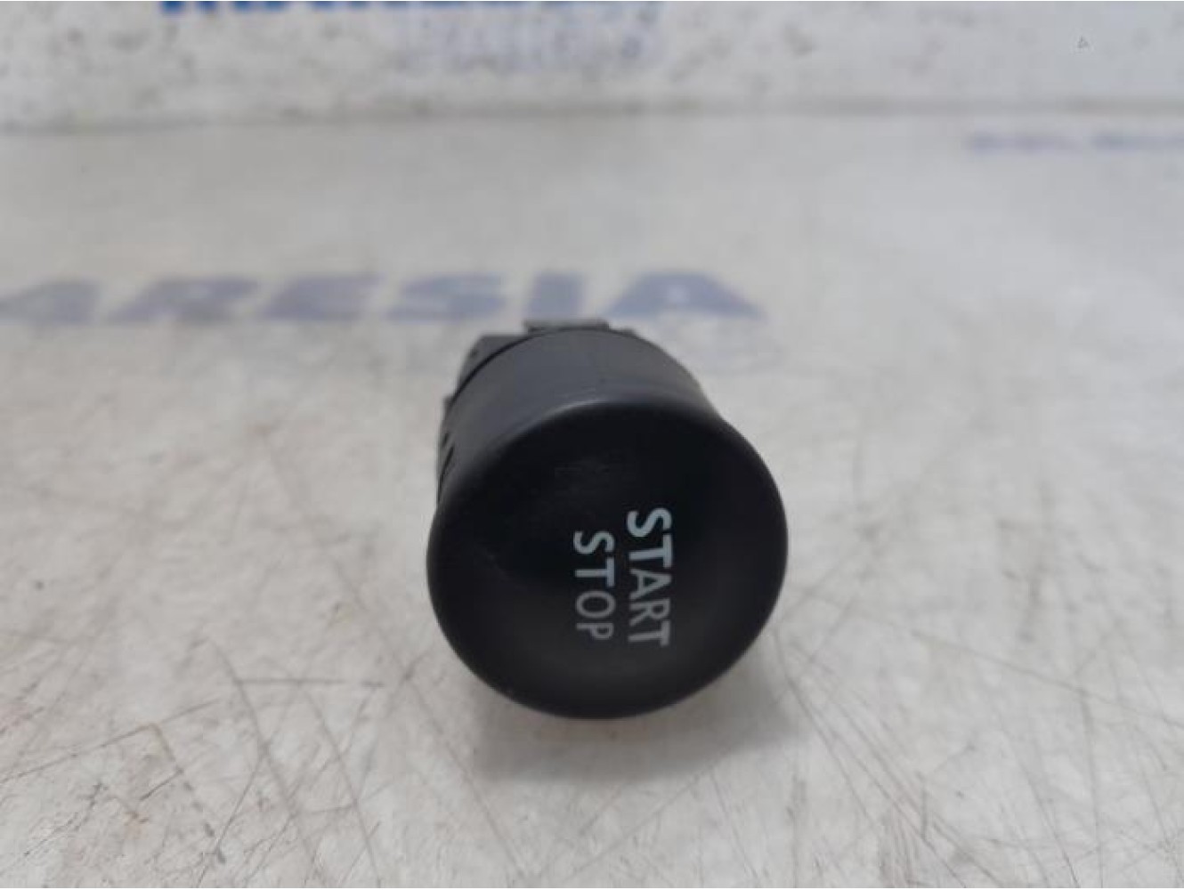 Renault - Clio - Start/stop switch