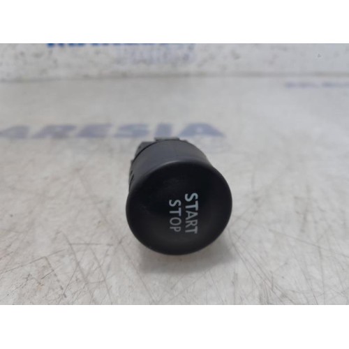 Renault - Clio - Start/stop switch