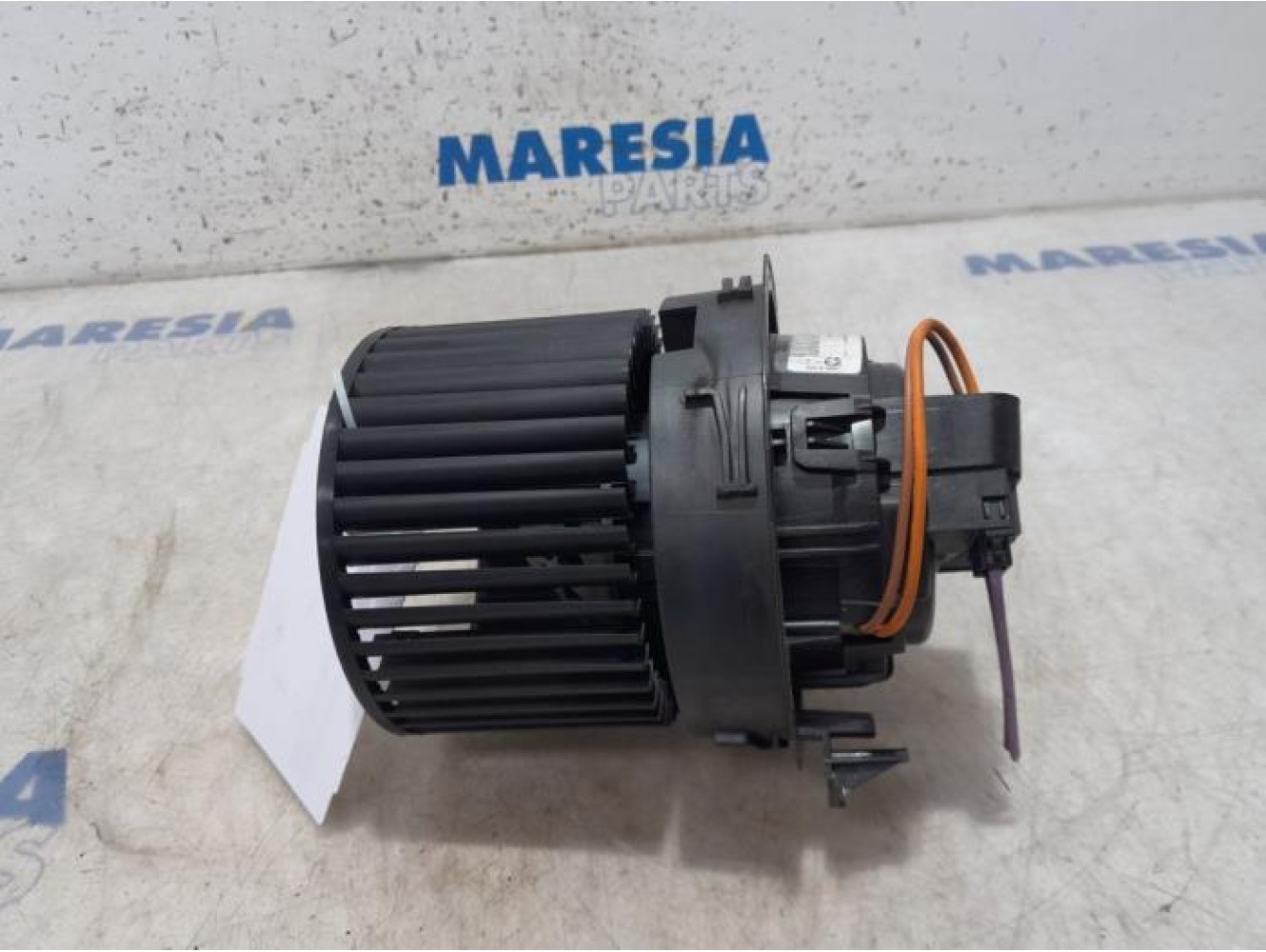 Renault - Clio - Heating and ventilation fan motor