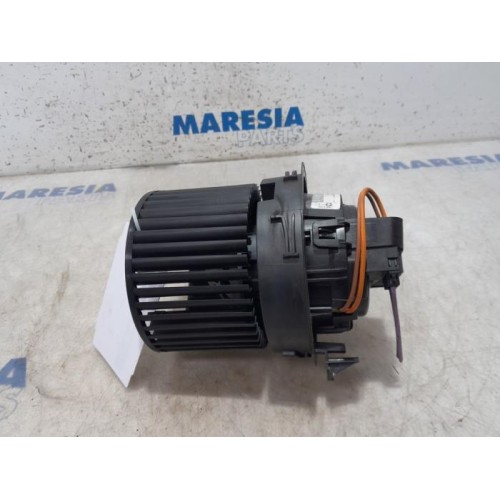 Renault - Clio - Heating and ventilation fan motor