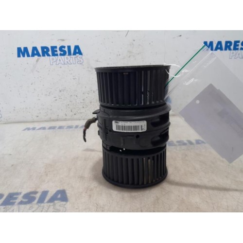 Renault - Scenic - Heating and ventilation fan motor