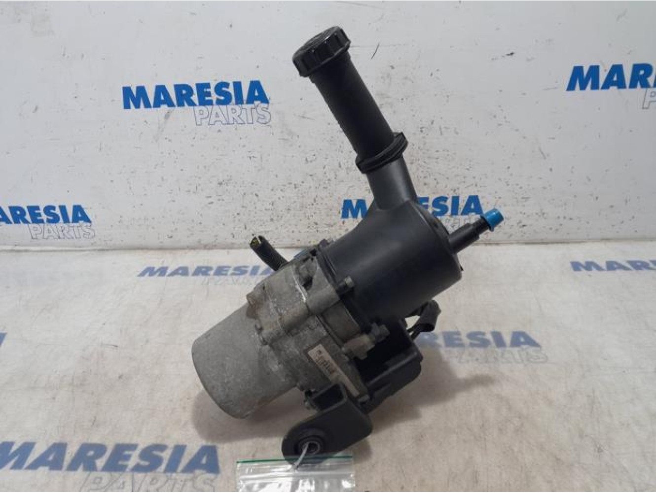 Peugeot - 5008 - Power steering pump
