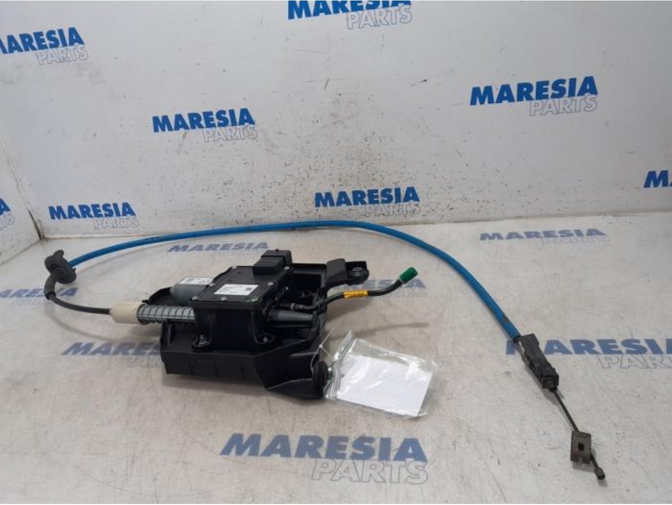 Peugeot - 5008 - Parking brake motor