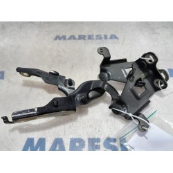 Renault - Trafic - Bonnet Hinge
