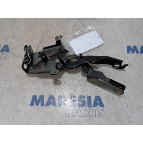 Renault - Trafic - Bonnet Hinge