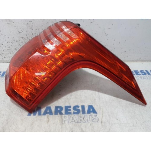 Peugeot - 5008 - Taillight, right