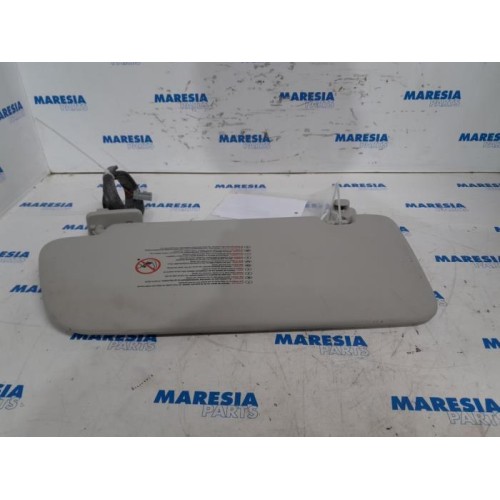 Peugeot - 5008 - Sun visor