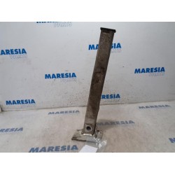 Peugeot - 5008 - Front bumper bracket, right