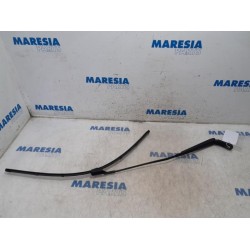 Peugeot - 5008 - Front wiper arm