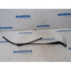 Peugeot - 5008 - Front wiper arm