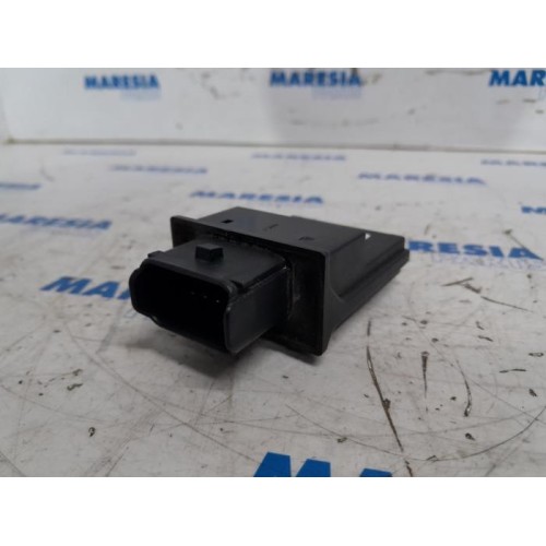 Peugeot - 5008 - Relay
