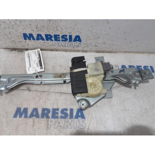 Peugeot - 5008 - Rear door window mechanism 4-door, right