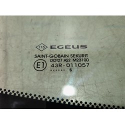 Renault - Trafic - Quarter light, front right