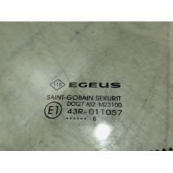 Renault - Trafic - Quarter light, front left