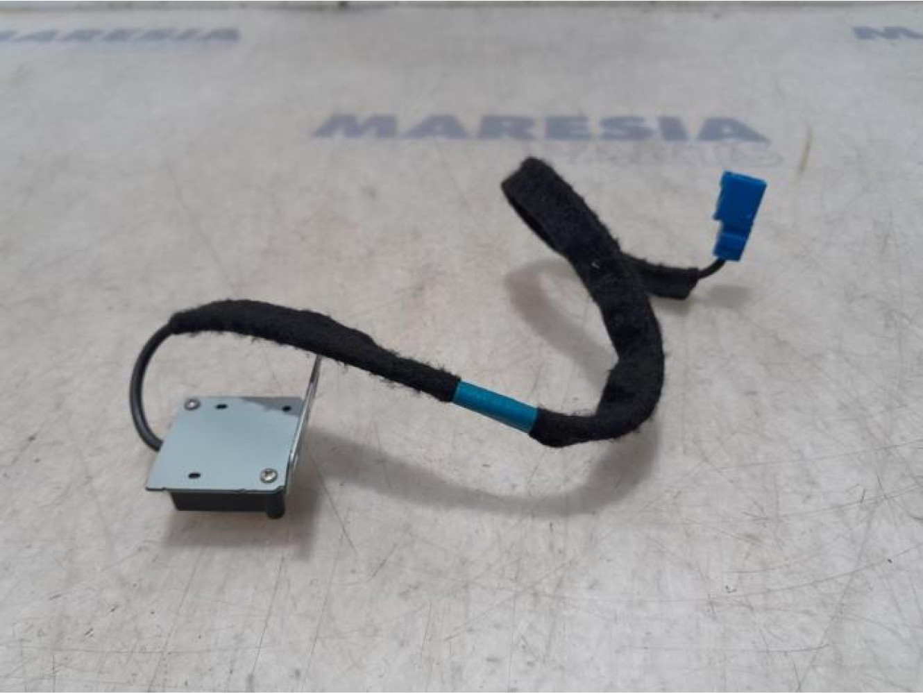 Renault - Trafic - GPS Antenne