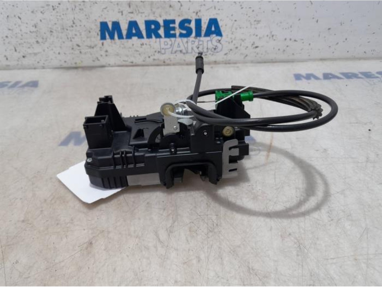 Renault - Trafic - Minibus/van rear door lock mechanism