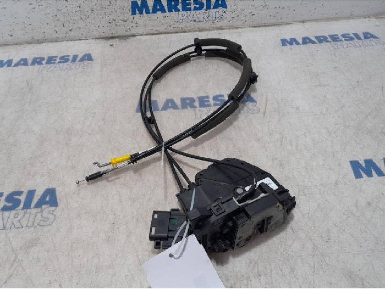 Renault - Trafic - Schiebetür Schließmechanik links