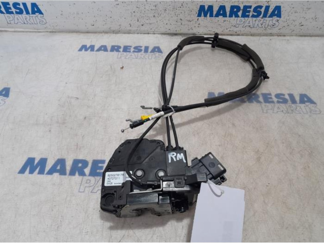 Renault - Trafic - Sliding door lock mechanism, right
