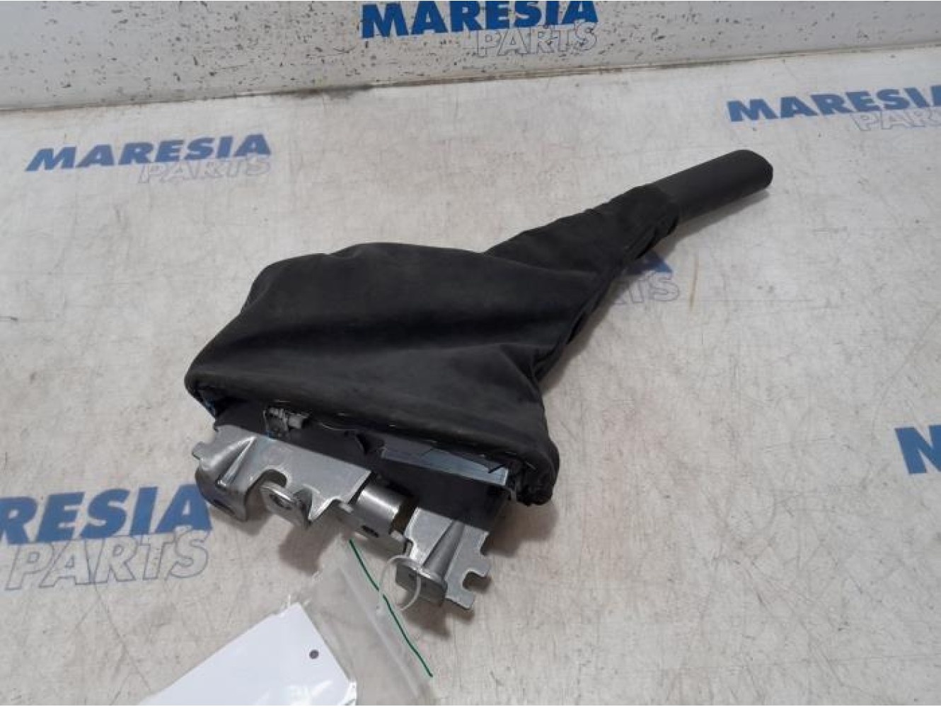 Renault - Trafic - Parking brake lever
