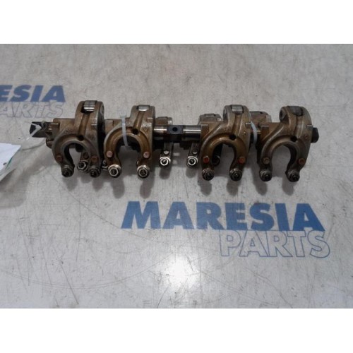 Renault - Twingo - Rocker arm shaft
