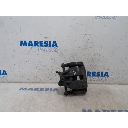 Renault - Clio - Front brake calliper, left
