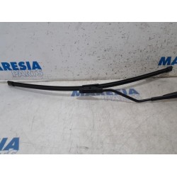 Renault - Clio - Front wiper arm
