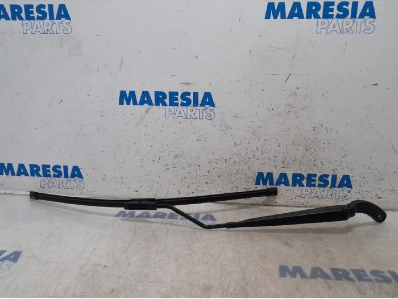 Renault - Clio - Front wiper arm