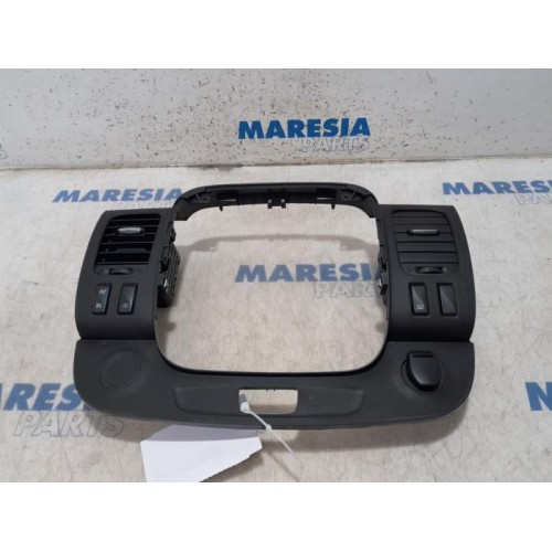 Opel - Vivaro - Dashboard vent