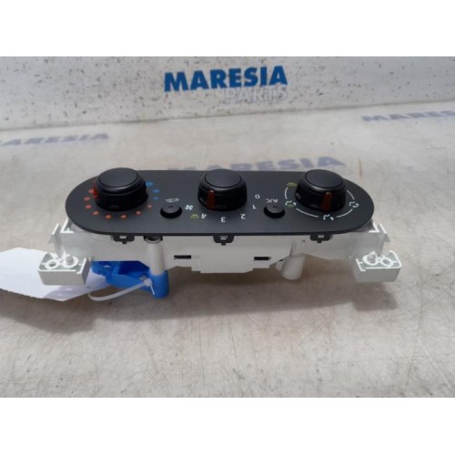 Opel - Vivaro - Heater control panel