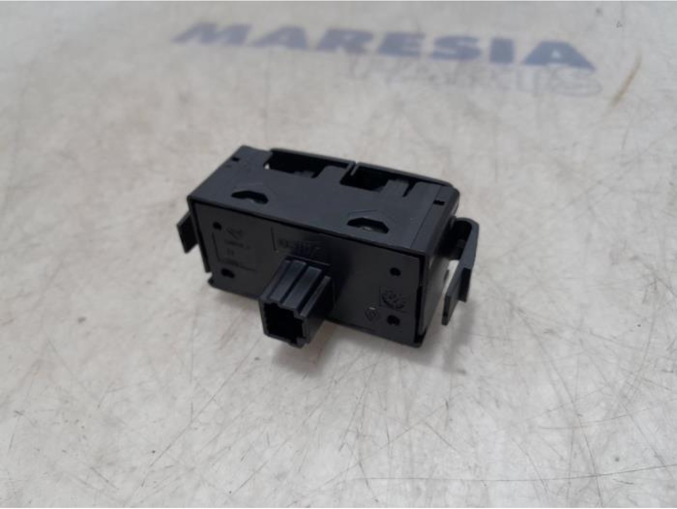 Opel - Vivaro - Panic lighting switch