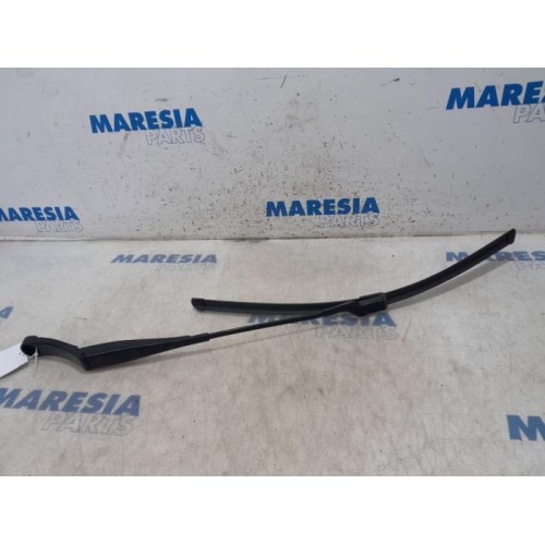 Peugeot - 308 - Front wiper arm