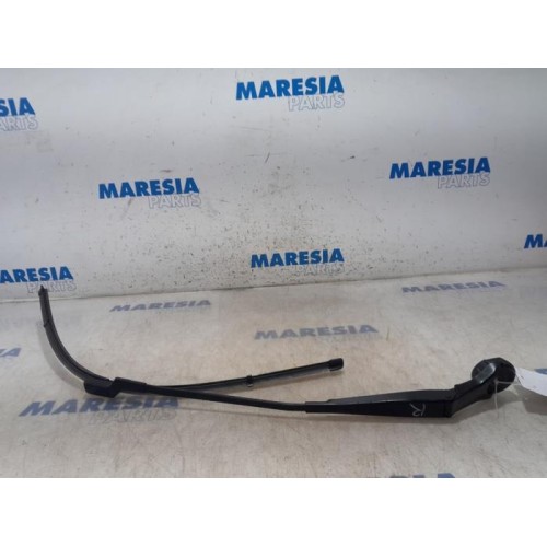 Citroen - C4 Picasso - Front wiper arm