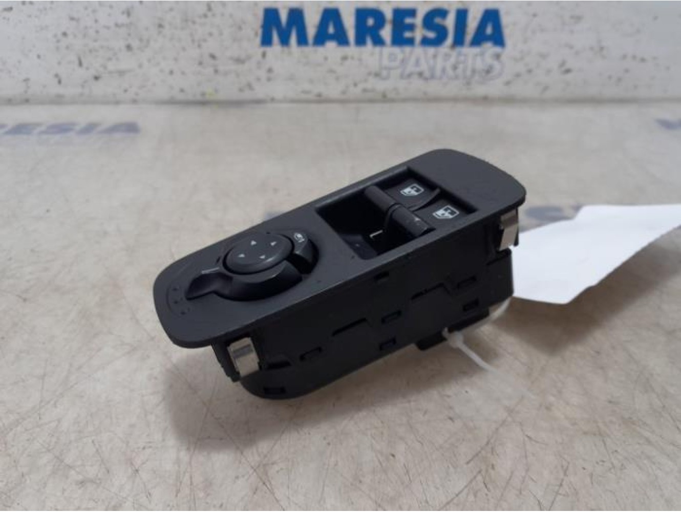 Alfa Romeo - Mito - Multi-functional window switch
