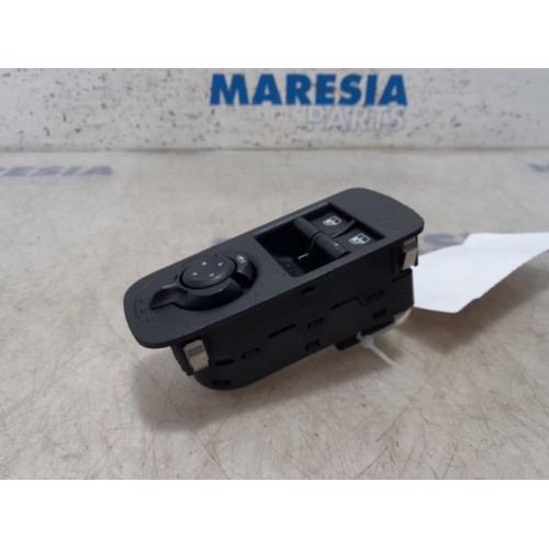 Alfa Romeo - Mito - Multi-functional window switch