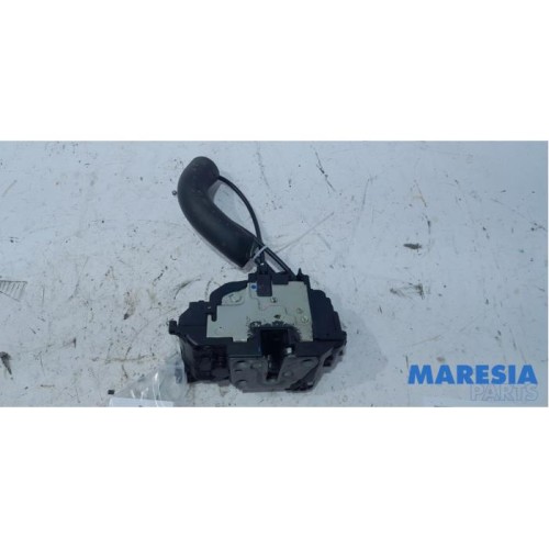Renault - Megane - Front door lock mechanism 4-door, right