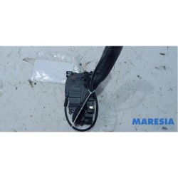 Renault - Megane - Door lock mechanism 4-door, front left