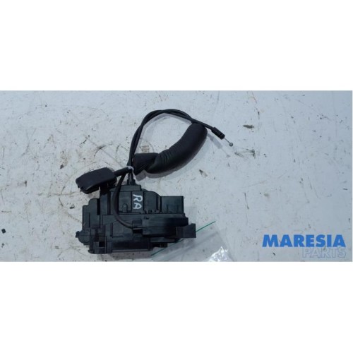 Renault - Megane - Rear door mechanism 4-door, right