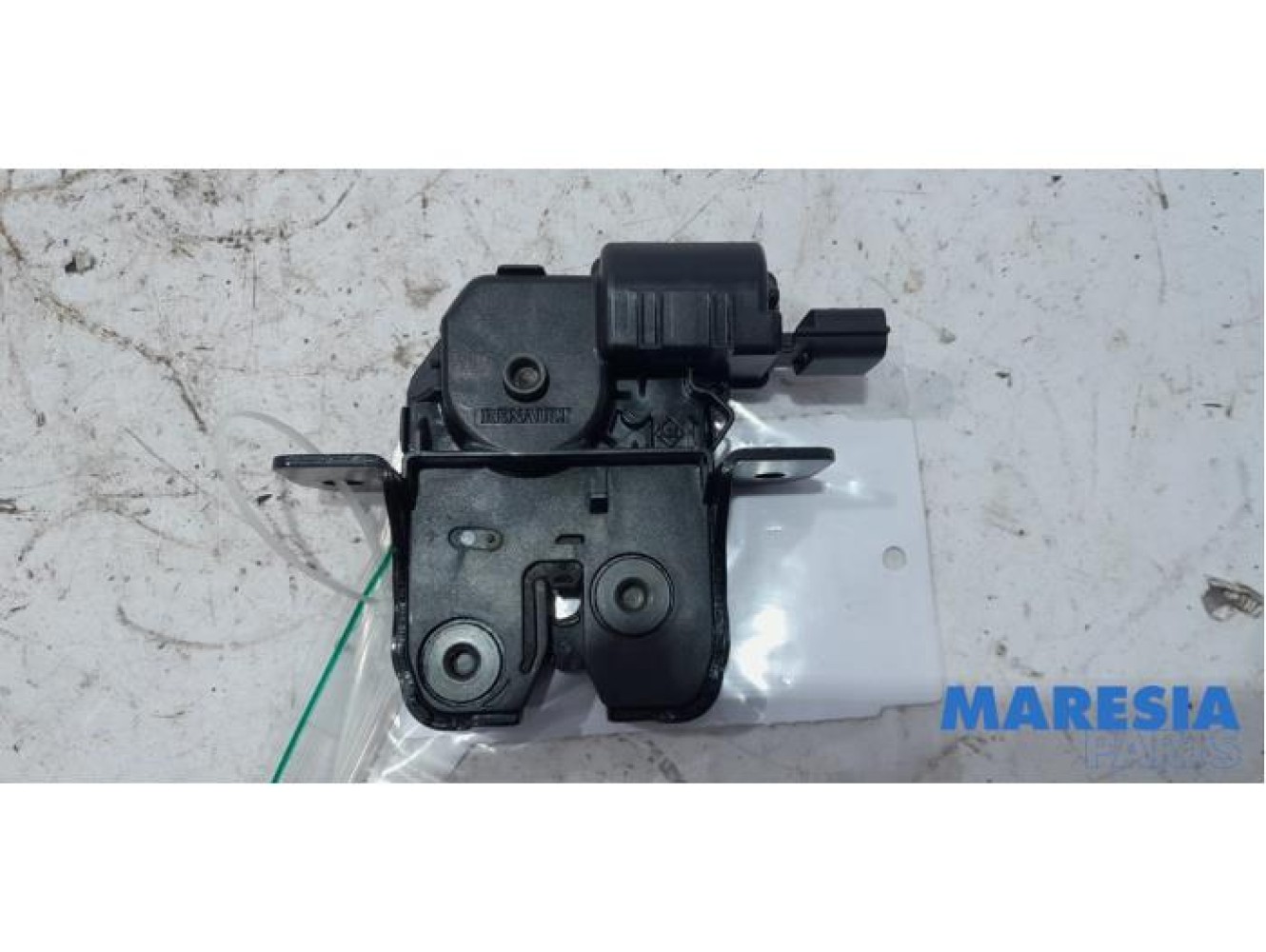 Renault - Megane - Tailgate lock mechanism