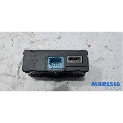 Renault - Megane - AUX/USB aansluiting