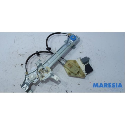 Renault - Megane - Rear door window mechanism 4-door, right