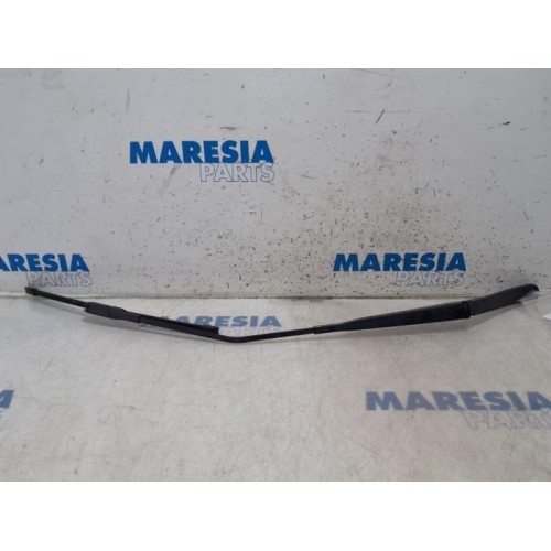 Alfa Romeo - Mito - Front wiper arm